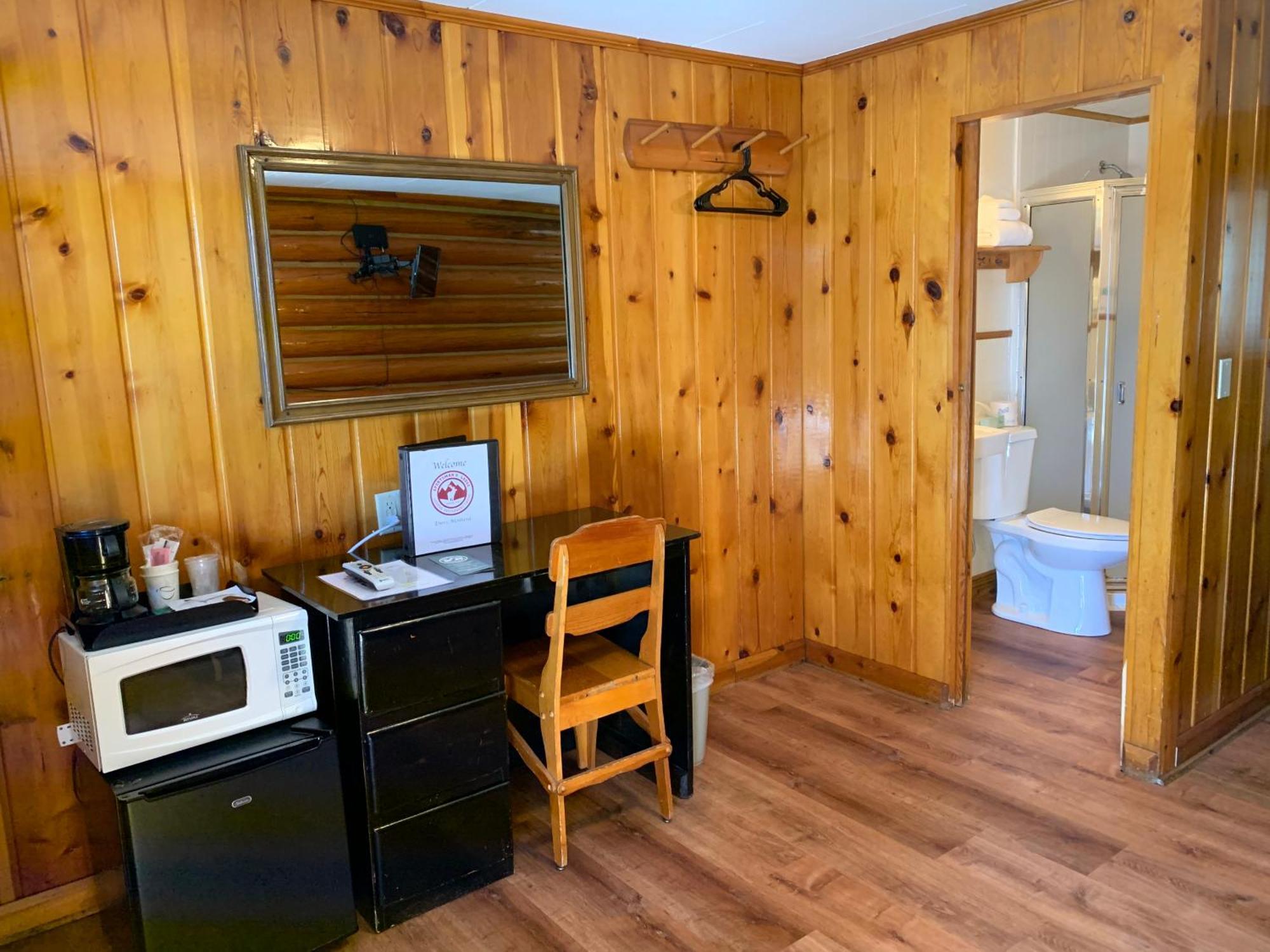 Sportsman'S Lodge Ennis Bilik gambar